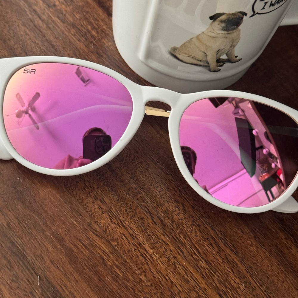 Shady Rays pink lens / white and gold frame